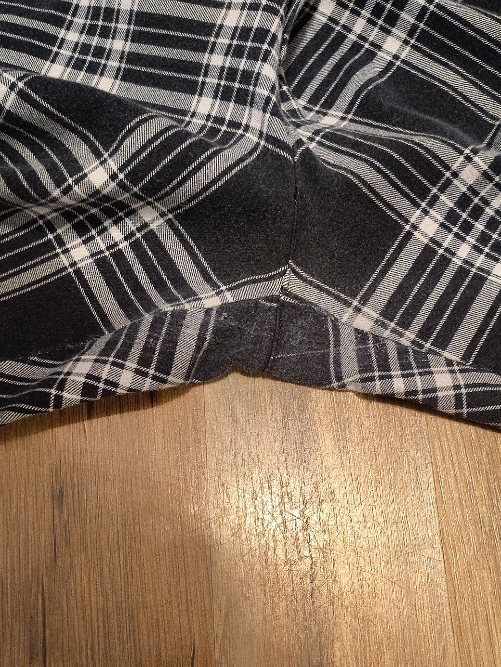 Old Navy Black and White Plaid Pixie Pants - Picture 9 of 10